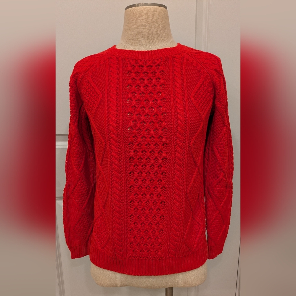 GAP Cable Knit Crewneck Sweater